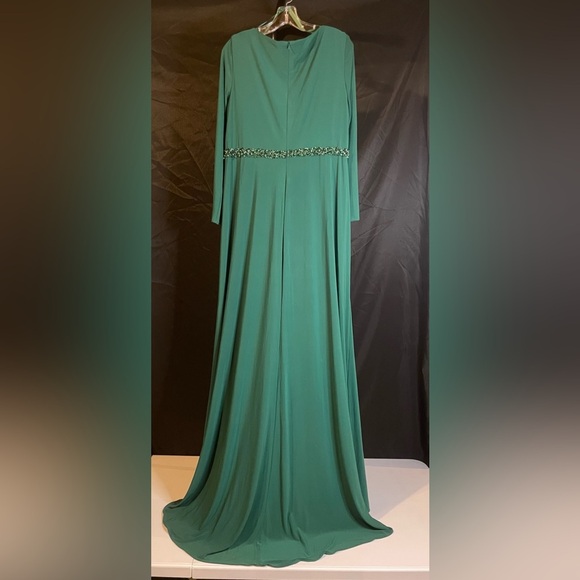 Mac Duggal 67899 Emerald Green Evening Gown with embellished belt, size 14W - Picture 5 of 9